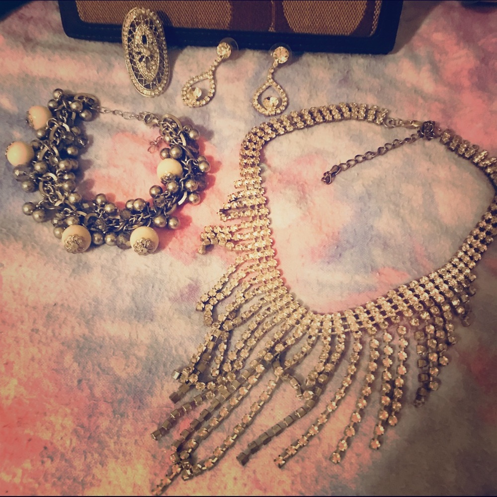Lot of jewelry